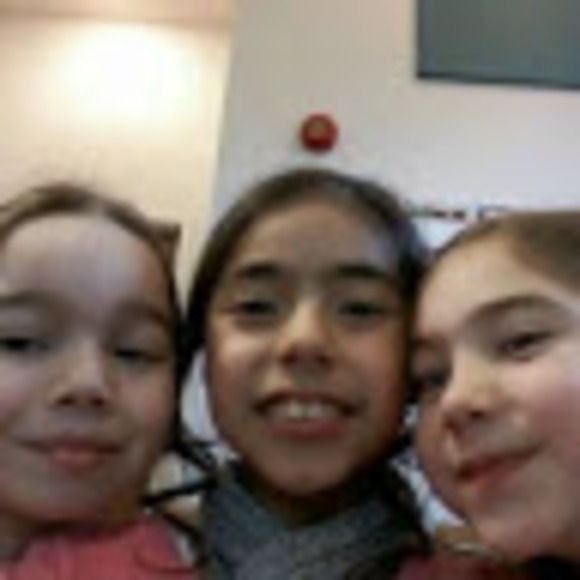 Meet your Posher, Iliana - Picture 1 of 1